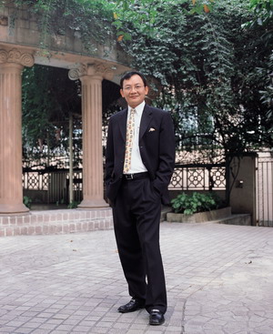 港基老总_河南国基老总照片(2)