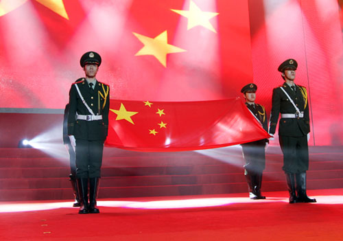 庄严的出旗仪式