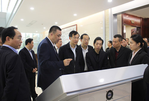 广东省地税局局长吴紫骊一行调研康美药业