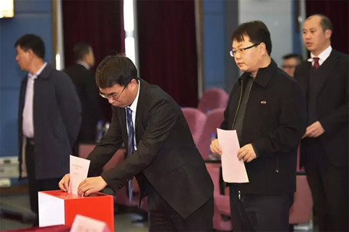 龙润集团董事长_董事长办公室图片