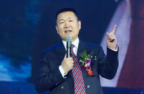 美心集团董事长_怡美集团董事长照片(2)