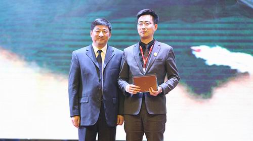 权健集团2017年度战略委员高峰研讨会召开