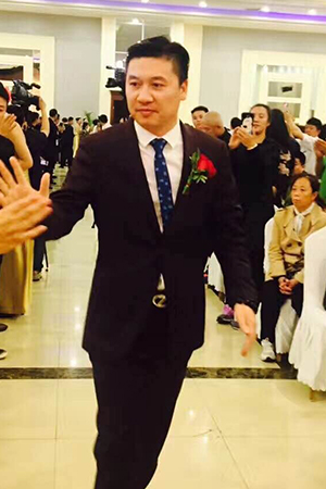 三生(中国)市场运营中心总裁孙鹏博在长春会场