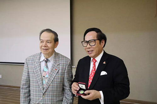 皇族董事长_皇族头像