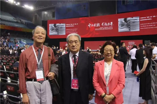 华信药业董事长朱慧秋参加北京大学百廿校庆
