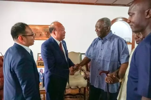 天狮董事长李金元会见加纳前总统约翰·库福尔