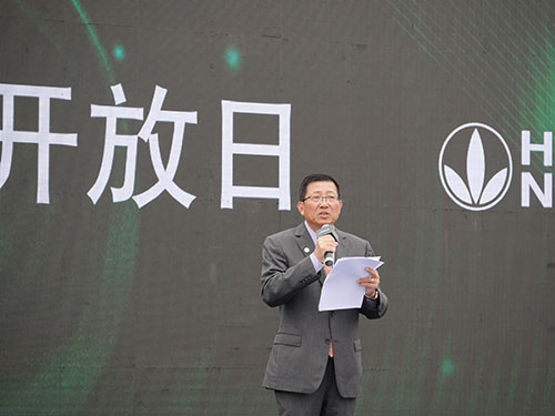 康宝莱董事长_康宝莱c罗图片(3)