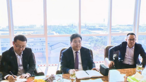 腾辉集团董事长_上海辉驰董事长汤永辉(3)
