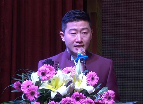 老总治疗仪_强弓治疗仪使用演示图(3)