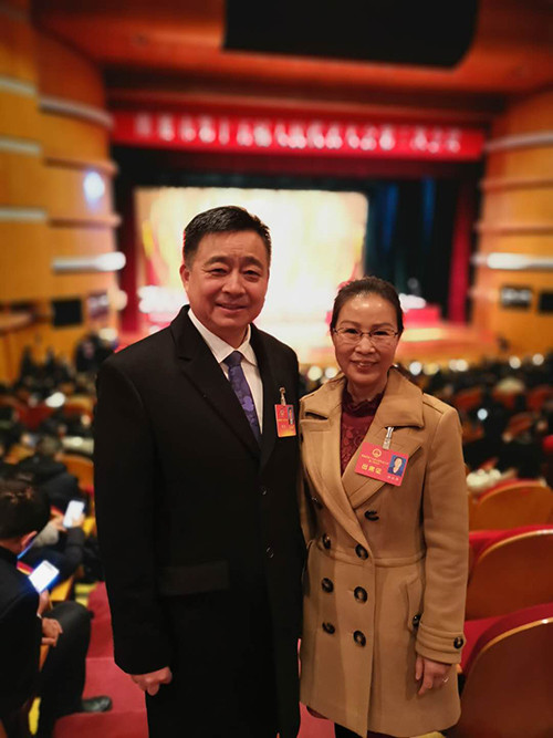 安惠老总是谁_我是谁我在哪图片