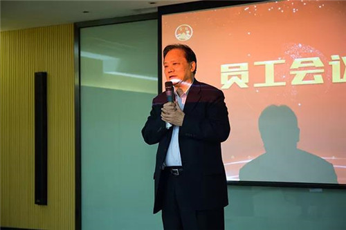 金日集团董事长_多金集团董事长车照片