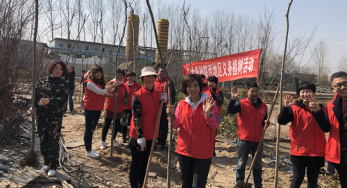 改善生存环境 太阳神经销商积极参与植树活动