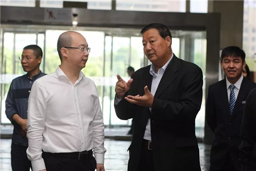 哈达集团董事长_哈达图片(3)