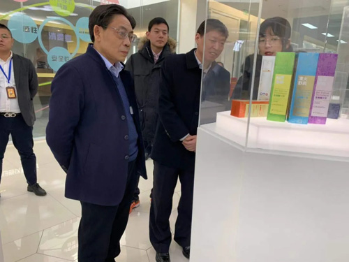 贵州国威酒业集团董事长梁明锋考察隆力奇插图